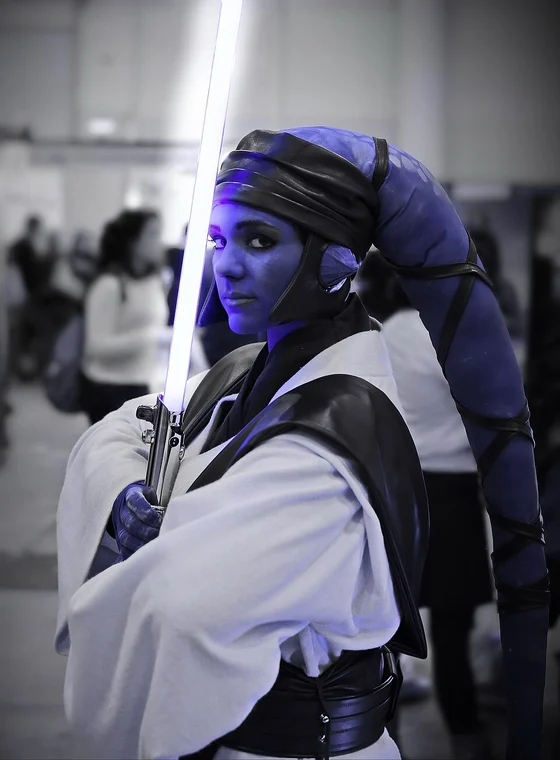 Twi'lek Jedi cosplayer at Romics 2015