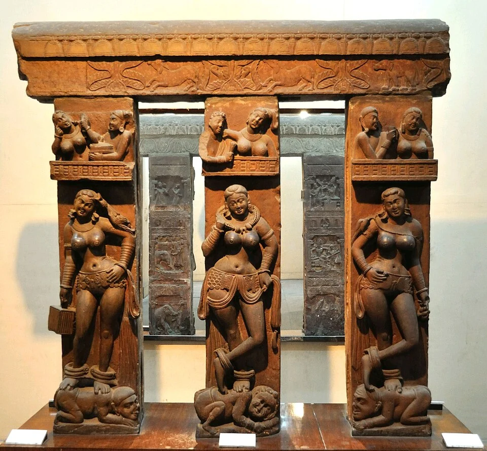 Yakshini / Yakshi
