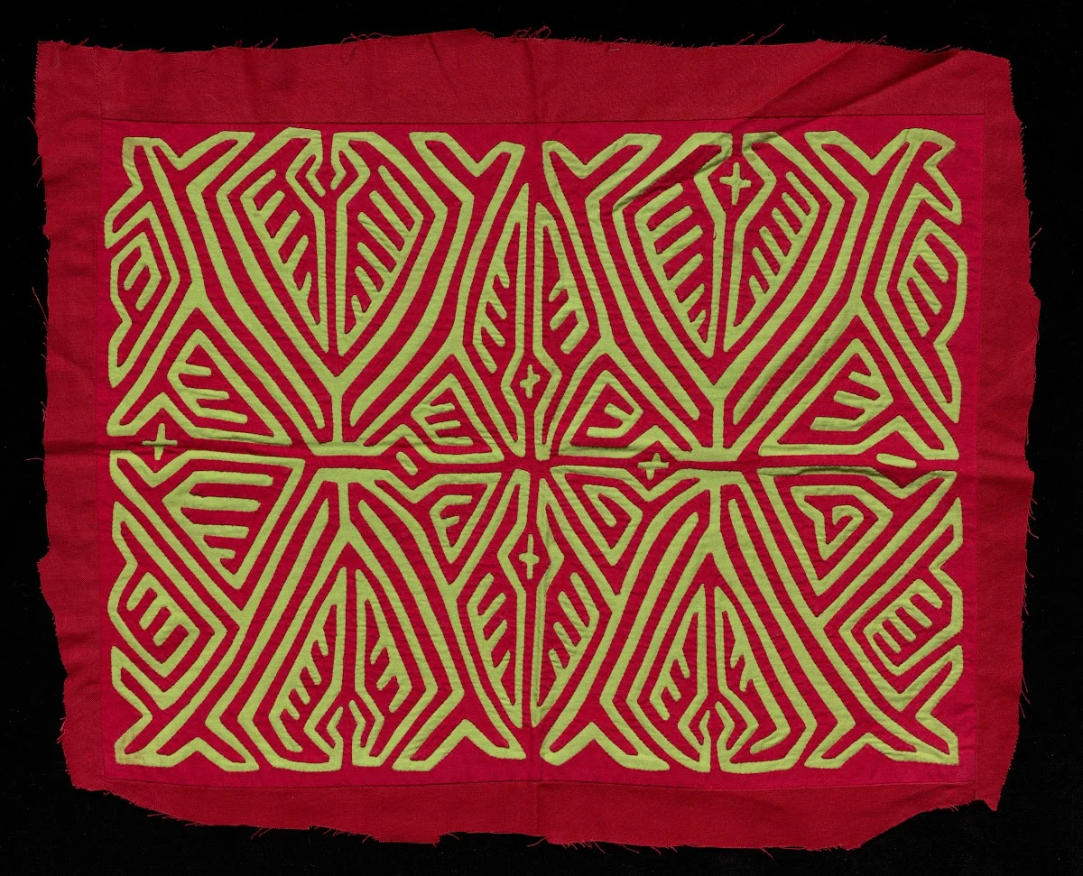 Labyrinth mola panel attributed to Guna makers of Gunayala, Panama, before 1960: red and green cotton reverse appliqué, Cleveland Museum of Art 2021.153