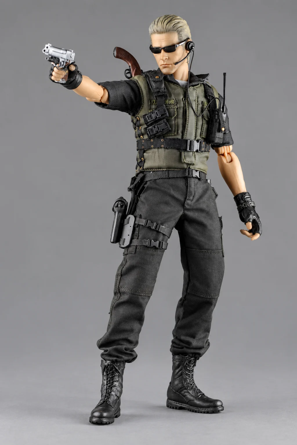 Complete Wesker figure.