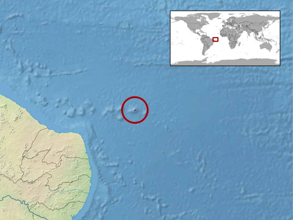 geographic distribution of Amphisbaena ridleyi (Native:
Brazil (Fernando de Noronha))