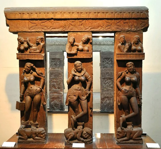 Yakshini / Yakshi